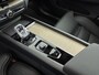 Volvo XC60 2.0 T6 Plug-in hybrid AWD Ultra Executive Edition Bright | Luchtvering | Stoel Ventilatie - Massage | Bowers & Wilkins Audio | Nappa Leder | Panoramadak | BLIS |