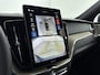 Volvo XC60 2.0 T6 Plug-in hybrid AWD Ultra Executive Edition Bright | Luchtvering | Stoel Ventilatie - Massage | Bowers & Wilkins Audio | Nappa Leder | Panoramadak | BLIS |