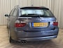 BMW 3-Serie Touring 325i Dynamic Executive Org.NL! / Uitklapbare Trekhaak / 1/2 Leder / Xenon / Cruise / ECC Clima / 18'' LMV