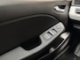 Renault Clio 1.0 TCe 90 Evolution (APPLE CARPLAY, GROOT NAVI, PARKEERSENSOREN, LM VELGEN, SPORTSTOELEN, CRUISE, NIEUWE APK, NIEUWSTAAT)