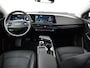 Kia EV6 Plus 77.4 kWh Apple Carplay/Android Auto -Cruise Control - Dodehoekdetectie - Navigatie - Stuur/Stoelverwarming - Achterbank Verwarming - Warmtepomp - Fabrieksgarantie 02-2029