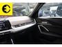 BMW IX2 eDrive20 65 kWh | 96,9% SOH | Alcantara stoelen | Camera