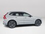 Volvo XC60 T6 Plug-in hybrid AWD Ultra Dark | SOH 100% | Panoramadak | 360° camera | Luchtvering | Harman Kardon | Head-up Display | Stoel- en Stuurverwarming | Trekhaak