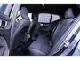Volvo EX40 Single Motor Extended Range Plus 82 kWh | Europa | Black Edition | Harman/Kardon | Power Seats | BLIS | Adaptive Cruise Control | Stoelverwarming voor & achter | Stuurverwarming | Warmtepomp | Getint Glas |