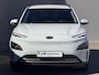 Hyundai Kona Electric EV Comfort Smart 39 kWh / SOH 100% / Fabrieksgarantie tot 02-2027 / Dealer onderhouden / 8 Jaar Batterij Garantie / Warmtepomp / LM 17" & All Season banden / Camera / Apple Carplay & Android Auto / CCS Snelladen /