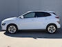 Hyundai Kona Electric EV Comfort Smart 39 kWh / SOH 100% / Fabrieksgarantie tot 02-2027 / Dealer onderhouden / 8 Jaar Batterij Garantie / Warmtepomp / LM 17" & All Season banden / Camera / Apple Carplay & Android Auto / CCS Snelladen /