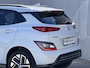 Hyundai Kona Electric EV Comfort Smart 39 kWh / SOH 100% / Fabrieksgarantie tot 02-2027 / Dealer onderhouden / 8 Jaar Batterij Garantie / Warmtepomp / LM 17" & All Season banden / Camera / Apple Carplay & Android Auto / CCS Snelladen /