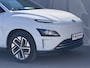 Hyundai Kona Electric EV Comfort Smart 39 kWh / SOH 100% / Fabrieksgarantie tot 02-2027 / Dealer onderhouden / 8 Jaar Batterij Garantie / Warmtepomp / LM 17" & All Season banden / Camera / Apple Carplay & Android Auto / CCS Snelladen /