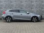 Volvo V40 1.5 T3 Polar+ Sport | Panoramadak | Navigatie | DAB | Achteruitrijcamera | Lichtmetalen Velgen 17 inch | LED Koplampen | Stoelverwarming | Bluetooth | Parkeersensoren