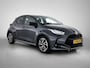 Toyota Yaris 1.5 Hybrid Executive | Navigatie | HUD | Leer | Stoel en Stuurverwaming |