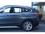 BMW X1 xDrive20i High Executive / Panorama / Sportstoelen