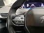 Peugeot 5008 1.2 PureTech Allure 7 Persoons (APPLE CARPLAY, GROOT NAVI, LEDER, 360 CAMERA, STOELVERWARMING, SPORTSTOELEN, KEYLESS, GETINT GLAS, NIEUWSTAAT)