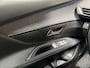 Peugeot 5008 1.2 PureTech Allure 7 Persoons (APPLE CARPLAY, GROOT NAVI, LEDER, 360 CAMERA, STOELVERWARMING, SPORTSTOELEN, KEYLESS, GETINT GLAS, NIEUWSTAAT)