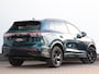 Volkswagen Tiguan 1.5 eHybrid R-Line Edition | Adaptief onderstel | Wegklapbare trekhaak | Stuur- + Stoelverwarming voor & achter | Voorruitverwarming | 360° camera |
