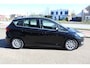 Ford C-Max 1.0-125pk Titanium. Goed onderhouden hoogzitter ! Autm. airco dual, LM wielen, elektr. achterklep, cruise control, navigatie, telefoonvoorb., panoramadak, metallic lak, voorraamverwarming etc.