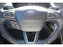 Ford C-Max 1.0-125pk Titanium. Goed onderhouden hoogzitter ! Autm. airco dual, LM wielen, elektr. achterklep, cruise control, navigatie, telefoonvoorb., panoramadak, metallic lak, voorraamverwarming etc.