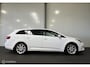 Toyota Avensis 2.0 VVTi Dynamic AUTOMAAT [ trekhaak xenon half-leder ]