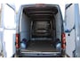 Renault Master T35 2.0 dCi 130 L2H2 Advance | Demo voertuig | Laadvloer en zijwandbekleding | Trekhaak | Achteruitrijcamera | Allseason banden