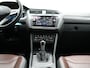 Volkswagen Tiguan 1.4 TSI eHybrid Elegance PHEV 245pk Dealer O.H. | Trekhaak Af Fabriek | Adaptive Cruise | IQ Light | Camera | Lederen Comfortzetels Memory & Verwarmd | Sfeerverlichting | Apple Carplay | Stuur Verwarmd | Navigatie | DAB | Plug In Hybrid |