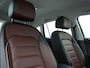 Volkswagen Tiguan 1.4 TSI eHybrid Elegance PHEV 245pk Dealer O.H. | Trekhaak Af Fabriek | Adaptive Cruise | IQ Light | Camera | Lederen Comfortzetels Memory & Verwarmd | Sfeerverlichting | Apple Carplay | Stuur Verwarmd | Navigatie | DAB | Plug In Hybrid |