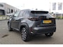 Toyota Yaris Cross 1.5 HYBRID 115 DYNAMIC STUUR/STOELVERWARMING KEYLESS PRIVACY-GLASS 17"LM-VELGEN APPLE/ANDROID LED