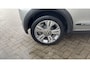 Volkswagen Up! 1.0 CROSS UP! 75 PK | Automaat | Stoelverwarming | Climatronic (Automatische Airco) | All Season Banden | Lichtmetalen Velgen | Parkeersensoren | Camera