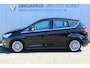 Ford C-Max 1.0-125pk Titanium. Erg goed onderhouden hoogzitter, afkomstig van de 1e eig. Autm. airco dual, cruise control, navigatie, telefoonvoorb., voorraamverw., trekhaak, all season banden rondom, camera, parkeersensoren v+a etc.