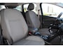 Ford C-Max 1.0-125pk Titanium. Erg goed onderhouden hoogzitter, afkomstig van de 1e eig. Autm. airco dual, cruise control, navigatie, telefoonvoorb., voorraamverw., trekhaak, all season banden rondom, camera, parkeersensoren v+a etc.