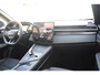Lynk & Co 01 276PK Automaat Core / Adaptieve cruise control / Stoel - en stuurwielverwarming / Parkeersensoren / Achteruitrijcamera / Apple Carplay / Trekhaak / Metallic lak / 19" velgen