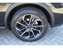 Lynk & Co 01 276PK Automaat Core / Adaptieve cruise control / Stoel - en stuurwielverwarming / Parkeersensoren / Achteruitrijcamera / Apple Carplay / Trekhaak / Metallic lak / 19" velgen