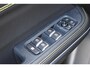 Lynk & Co 01 276PK Automaat Core / Adaptieve cruise control / Stoel - en stuurwielverwarming / Parkeersensoren / Achteruitrijcamera / Apple Carplay / Trekhaak / Metallic lak / 19" velgen