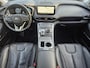 Hyundai Santa Fe 1.6 T-GDI PHEV Premium Automaat / Fabrieksgarantie tot 12-2027 / Dealer Onderhouden / HUD / Lederen Bekleding / Dodehoek Detectie / Elektr. Stoelen met Memory / Stoel & Stuurwiel Verwarming / Stoel Ventilatie / Adaptieve Cruise Control / 360 Camera / Achterbank Verwarming / Navigatie / Clima /