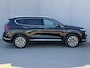 Hyundai Santa Fe 1.6 T-GDI PHEV Premium Automaat / Fabrieksgarantie tot 12-2027 / Dealer Onderhouden / HUD / Lederen Bekleding / Dodehoek Detectie / Elektr. Stoelen met Memory / Stoel & Stuurwiel Verwarming / Stoel Ventilatie / Adaptieve Cruise Control / 360 Camera / Achterbank Verwarming / Navigatie / Clima /