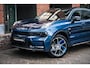 Lynk & Co 01 1.5 Plug-in Hybrid | Afneembare Trekhaak | Panoramadak | Adaptive cruise control | LED koplampen | 360 Camera | 20 inch velgen | Climate control | Apple Carplay / Android Auto | Infinity Audio