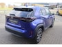 Toyota Yaris Cross 1.5 HYBRID 115 DYNAMIC STUUR/STOELVERWARMING KEYLESS PRIVACY-GLASS 17"LM-VELGEN APPLE/ANDROID LED