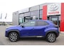 Toyota Yaris Cross 1.5 HYBRID 115 DYNAMIC STUUR/STOELVERWARMING KEYLESS PRIVACY-GLASS 17"LM-VELGEN APPLE/ANDROID LED