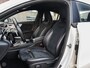 Mercedes-Benz CLA 200 Business Solution AMG | Sfeerverlichting | Widescreen | Camera | Navigatie | Apple CarPlay Android Auto | Keyless | Stoelverwarming | 18" | Dealeronderhouden