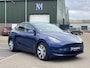 Tesla Model Y Long Range AWD 75 kWh VAN: 34.900,- VOOR: 32.877,- UW LENTEVOORDEEL: 3.023,- | RIJKLAARPRIJS INCL. 12MND BOVAG | TREKHAAK |