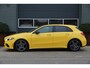 Mercedes-Benz A-klasse 180 Business Solution AMG Panoramadak | Night pakket | Camera | High Performance LED | Widescreen | Rijstrooksensor | Apple CarPlay | LMV18"