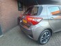 Toyota Yaris 1.5 Hybrid Design Red Navigatie / Achteruitrijcamera / Cruise Controle / Bluetooth /