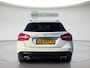 Mercedes-Benz GLA 180 Ambition | Automaat | Nieuwstaat | Nederlandse Auto | Sportstoelen | Dakrails | Parkeersensoren