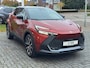 Toyota C-HR / C-HR+ 2.0 High Power PHEV 223pk First edition | Elektrische achterklep, Stoel + Stuurverwarming, Dodehoekherkenning