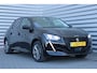 Peugeot e-208 EV 50KWH 136PK ALLURE PACK AUTOMAAT / NAVI / LEDER / CLIMA / LED / PDC / 16" LMV / CAMERA / KEYLESS / BLUETOOTH / CRUISECONTROL / NIEUWSTAAT !!