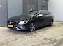 Volvo V60 T3 R-Design | Automaat | Trekhaak | Stoelverwarming | Standkachel | 18 Inch
