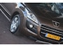 Peugeot 3008 2.0 HDiF HYbrid4 | Navigatie | Bluetooth | Clima | Radio | Elek Ramen | NL Auto!! |
