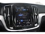 Volvo V60 T6 Plug-in hybrid AWD Ultra Dark | Glossy Black Emblemen | Panoramadak met schuif-/kantelfunctie | Verwarmbare voorstoelen en stuurwiel | Adaptieve Cruise Control met Pilot Assist | Premium audio by Harman Kardon | 360 graden camera | Elektrische voorstoelen met geheugen | Adaptieve Koplampen |