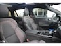 Volvo V60 T6 Plug-in hybrid AWD Ultra Dark | Glossy Black Emblemen | Panoramadak met schuif-/kantelfunctie | Verwarmbare voorstoelen en stuurwiel | Adaptieve Cruise Control met Pilot Assist | Premium audio by Harman Kardon | 360 graden camera | Elektrische voorstoelen met geheugen | Adaptieve Koplampen |
