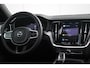 Volvo V60 T6 Plug-in hybrid AWD Ultra Dark | Glossy Black Emblemen | Panoramadak met schuif-/kantelfunctie | Verwarmbare voorstoelen en stuurwiel | Adaptieve Cruise Control met Pilot Assist | Premium audio by Harman Kardon | 360 graden camera | Elektrische voorstoelen met geheugen | Adaptieve Koplampen |