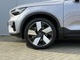 Volvo EX40 Single Motor Extended Range Plus 82 kWh |**17% BIJTELLING**| Panoramadak | Verwarmbare voorstoelen & stuurwiel | Premium audio by Harman Kardon | Adaptieve Cruise Control | Keyless Entry & Go| 20 inch Lichtmetalen Velgen | Black Edition emblemen | Extra getinte zijruiten en achterruit