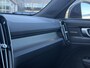 Volvo EX40 Single Motor Extended Range Plus 82 kWh |**17% BIJTELLING**| Panoramadak | Verwarmbare voorstoelen & stuurwiel | Premium audio by Harman Kardon | Adaptieve Cruise Control | Keyless Entry & Go| 20 inch Lichtmetalen Velgen | Black Edition emblemen | Extra getinte zijruiten en achterruit